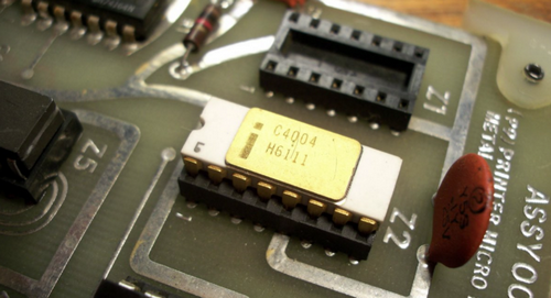 44 Года 4-битному микропроцессору intel 4004