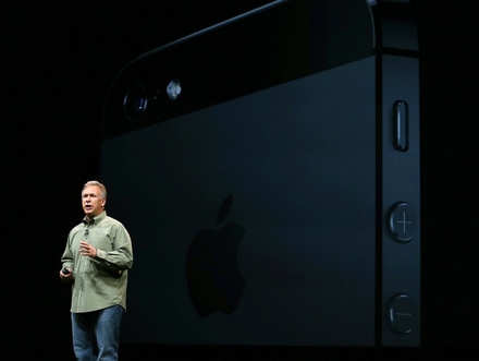 Apple: облезающее покрытие iphone 5 - это нормально