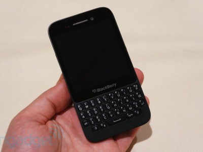 Blackberry r10 представлен официально. под названием blackberry q5