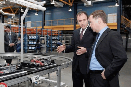 Дмитрий медведев посетил компьютерный завод kraftway в обнинске