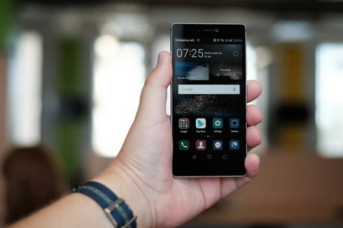 Huawei и boe могут выпустить складной смартфон с огромным дисплеем‍