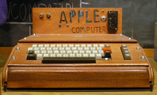 Компании apple исполняется 40 лет