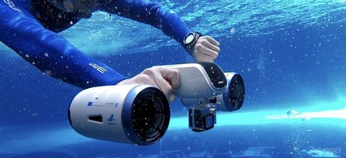 Миниатюрный подводный скутер whiteshark mix (6 фото + видео)
