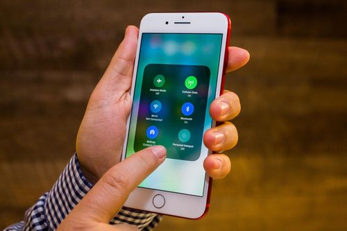 Новое обновление ios позволяет apple блокировать смартфоны с неоригинальными экранами