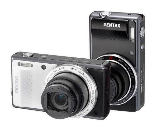 Pentax представила компактную цифровую камеру с двумя кнопками спуска затвора