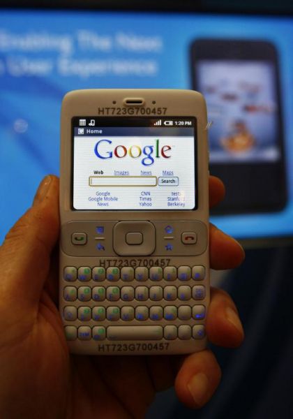Показаны первые телефоны на google android. фото