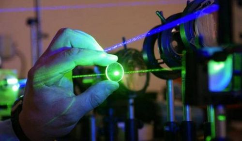 Российские ученые запустят самую мощную лазерную установку в мире в 2019 году