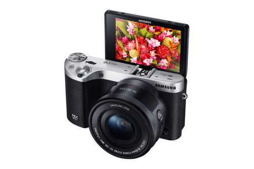 Samsung представила компактную беззеркальную фотокамеру nx500