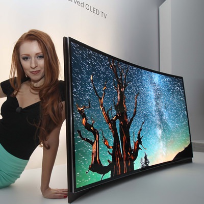 Samsung представила oled-телевизор с изогнутым экраном