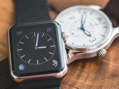 Смарт-часы продаются лучше швейцарских хронометров