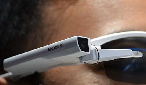 Sony smarteyeglass attach превратит обычные очки в "умные"